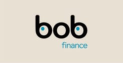Logo von bob Finance mit schwarzem Schriftzug, blauen Akzenten und dem Zusatz Finance auf hellem Hintergrund.