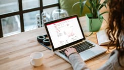 Onlinebanking am Laptop - GLKB