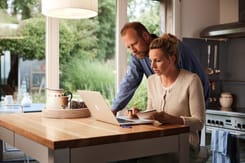 Paar laptop kueche onlinebanking – GLKB