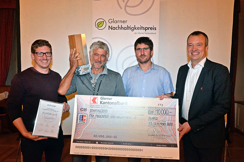 Preisuebergabe Gewinner Glarner Nachhaltigkeitspreis GLKB 2022